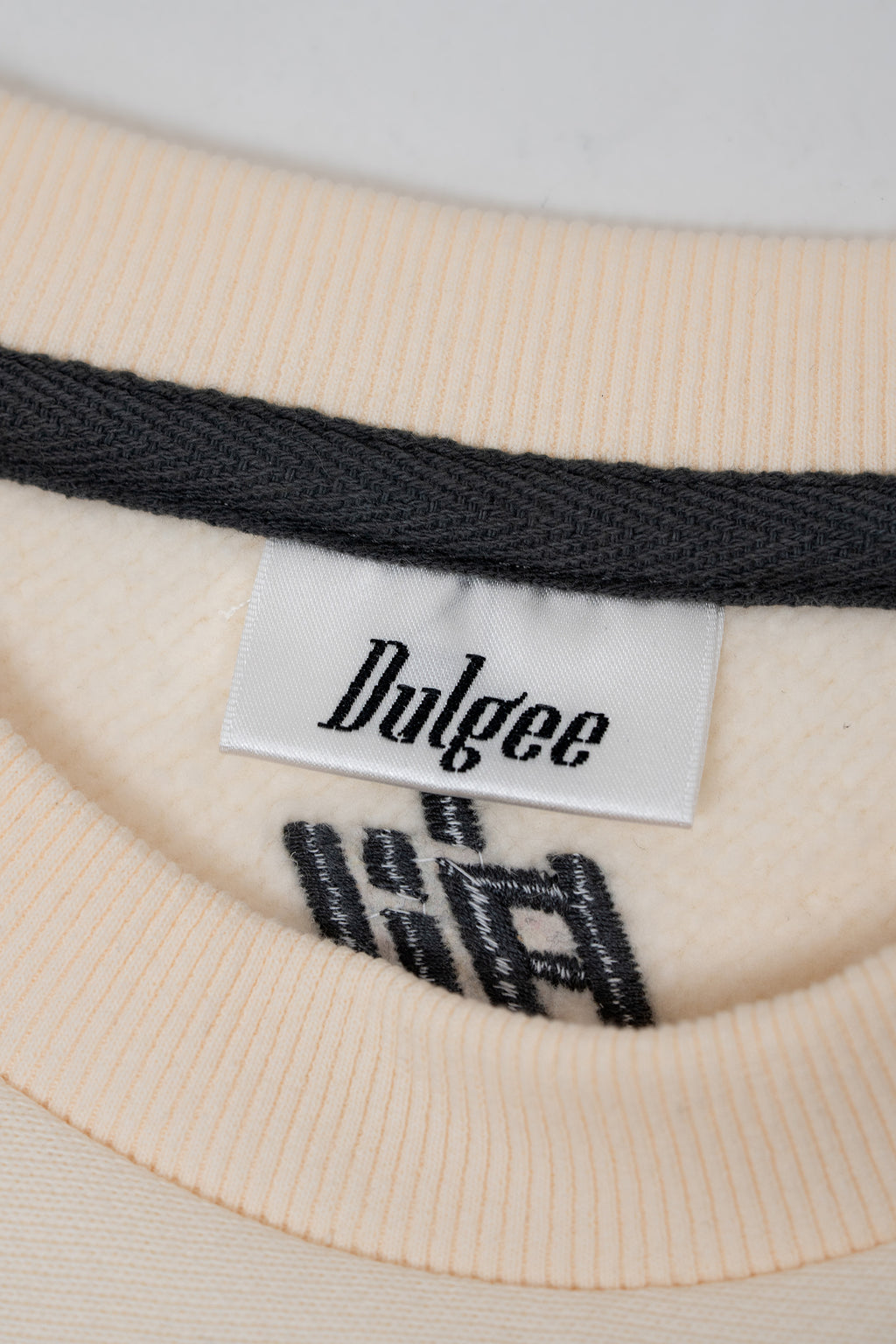 Dulgeeスウェット